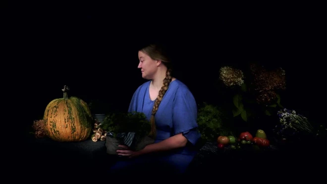 Stāmerienes pilī skatāma izstāde, kurā īpašā fototehnikā iemūžinātas Gulbenes novada personības.
