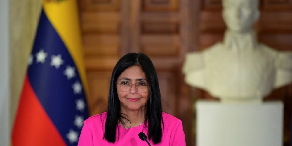 Vietējie Venecuēlas pagaidu vadītāju Delsiju Rodrigesu dēvē par carieni.