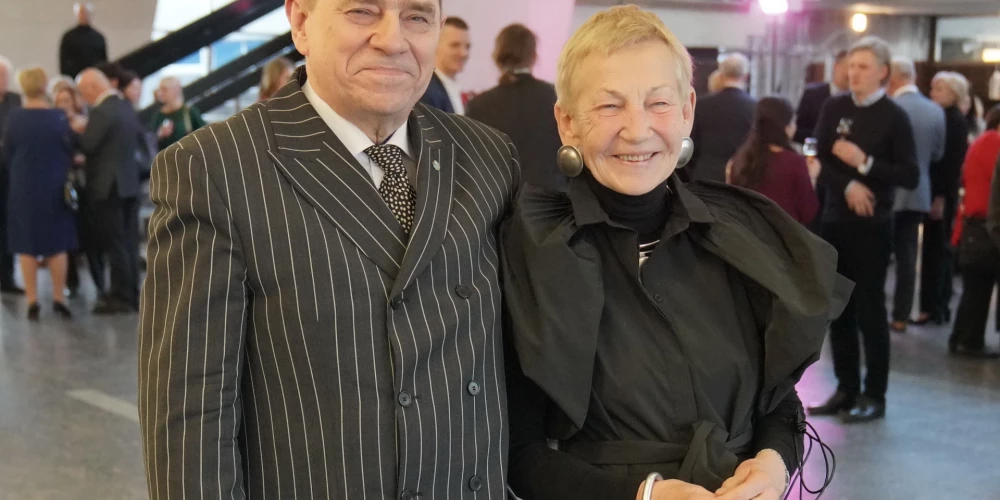 Māris un Zaiga Gaiļi savā Kaltenes brīvdienu mājā "Lieldienu sala" saimniekoja 18 gadus un nu to ir pārdevuši par trīs miljoniem eiro.