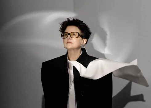 Rakstniece Māra Zālīte atzīst, ka viens no viņai nozīmīgākajiem notikumiem 2025. gadā ir ģimenes senās mājas atgūšana.