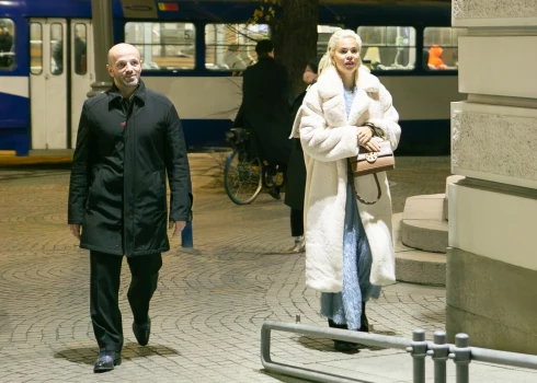 Samanta Tīna laulības laikā ar Artūru Brunavu kopā reti apmeklēja saviesīgus pasākumus.