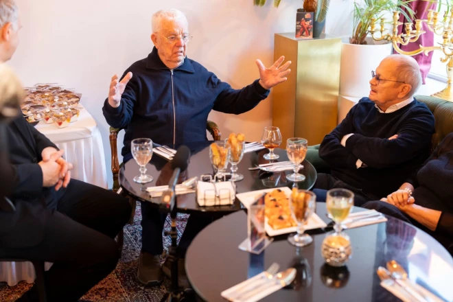 Maestro pēc kādas no izrādēm.