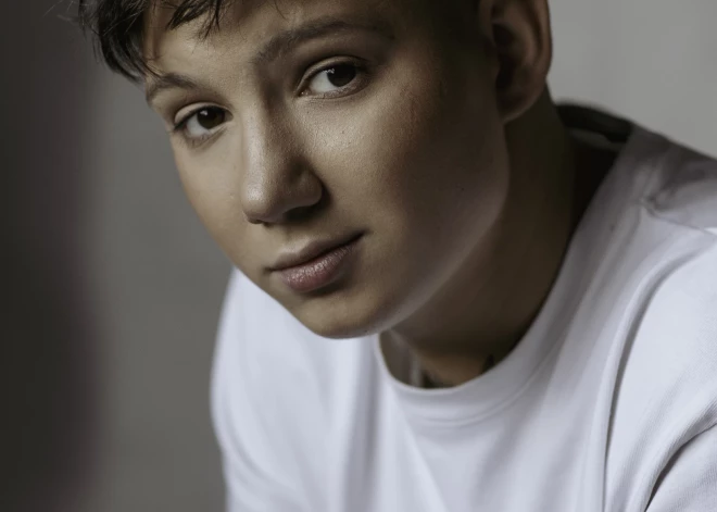 "Es nevaru dziedāt par sāpēm, ja pati tās neesmu jutusi," - šova "Pārdziedi mani!" uzvarētāja Emilija par attiecībām, emocijām un mūziku