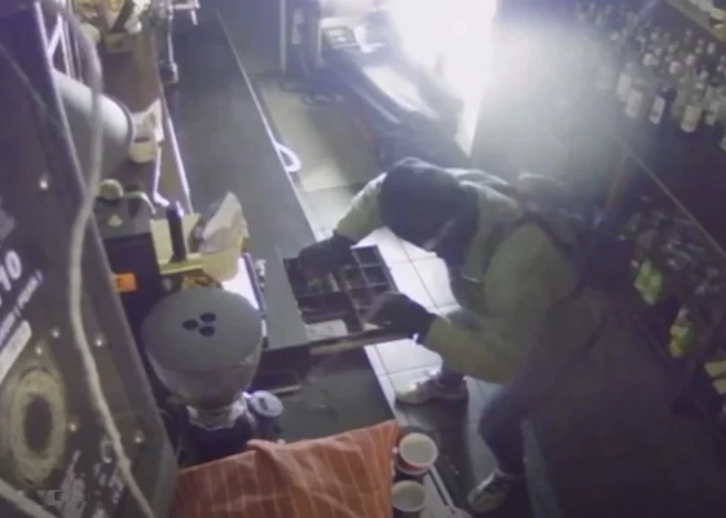 Молниеносные налеты в Риге: два бара на Тейке стали жертвами ограбления