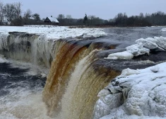 Drāma pie Jegalas ūdenskrituma Igaunijā: divi tūristi ielūst ledū