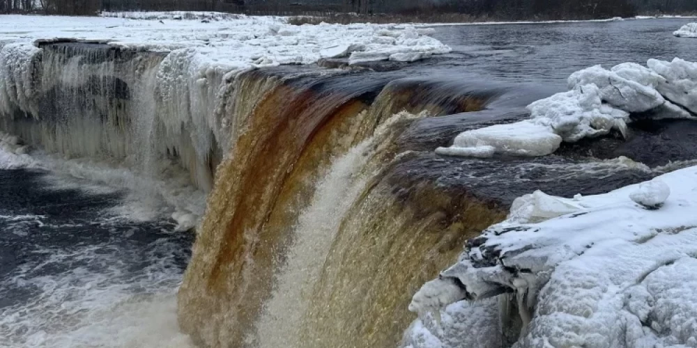 Водопад Ягала в Эстонии.