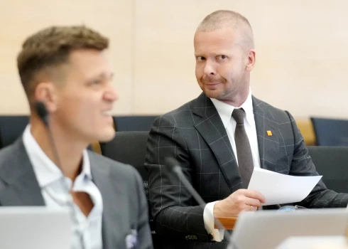 Rīgas domes deputāts Aleksejs Rosļikovs piedalās domes sēdē.