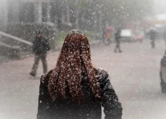 Бабушка была права! Врачи предупреждают о серьезных последствиях прогулок зимой без шапки