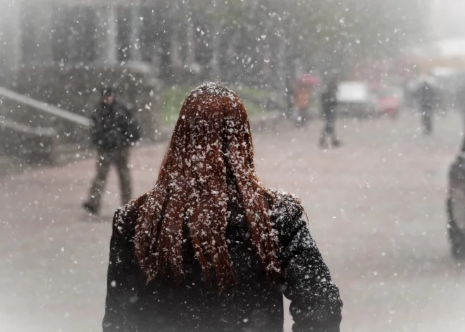 Бабушка была права! Врачи предупреждают о серьезных последствиях прогулок зимой без шапки