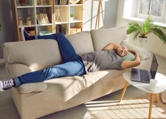 "Хватит этого безобразия!" Переносы рабочих дней надоели латвийцам