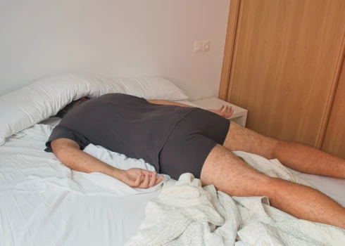 Если вы засыпаете на животе — вы совершаете преступление против собственного организма.