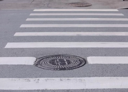 Uz gājēju pārejas Balvos notriekta sieviete.