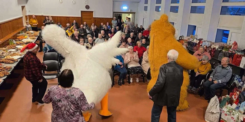 «Ангелы добра» организовали праздник в центре соцухода Даугавпилса.