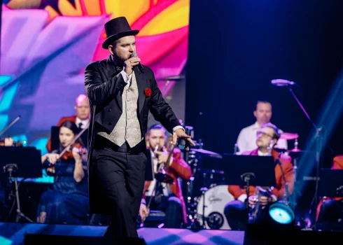 Uz vienas skatuves kāpa Latvijas populārākie dziedātāji un aktieri.