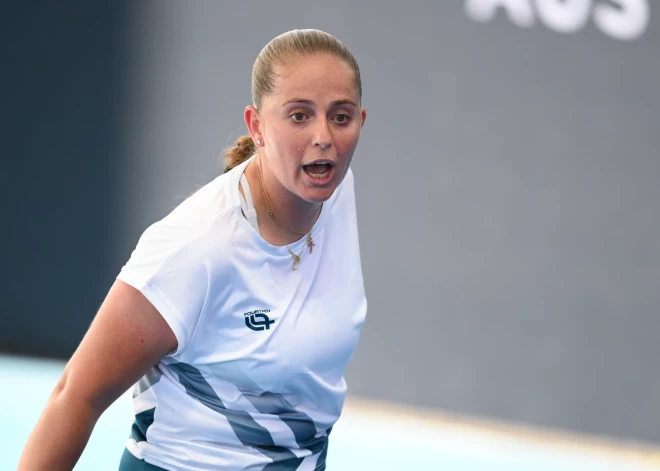 Aļona Ostapenko ar zaudējumu sākusi sezonu vienspēlēs