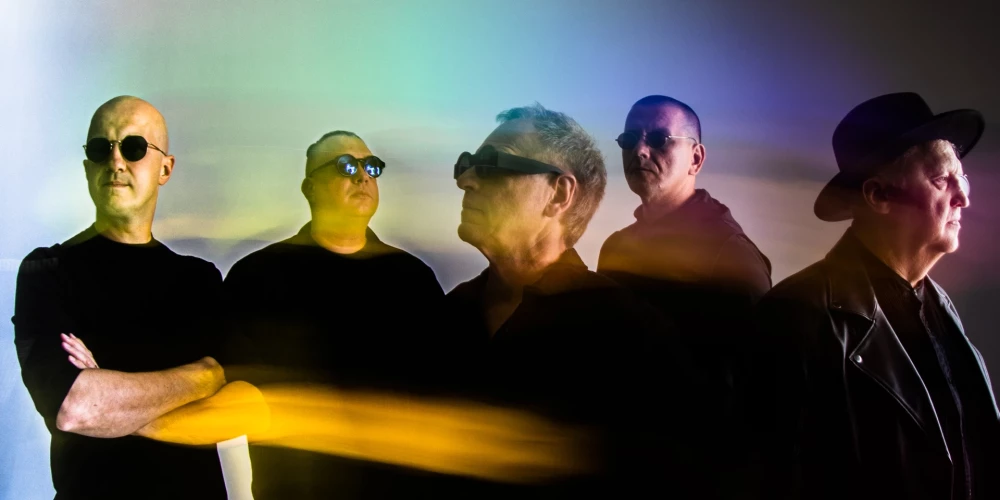 Grupas solists Ingus Ulmanis saka: “Koncertu veidosim kā vienotu mākslas darbu, uzsverot vārdus “mākslas darbs”... Dzīvā uzstāšanās – tas ir kas īpašs un, gadiem ejot, atzīšos, ka vienlaikus – arī vislielākais uztraukums, pārbaudījums un gandarījums.”