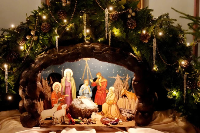 Arī pareizticīgo Ziemassvētkos Latvijas ortodoksu dievnamos uzstāda Rietumu pasaulē tik labi pazīstamās Betlēmes silītes.