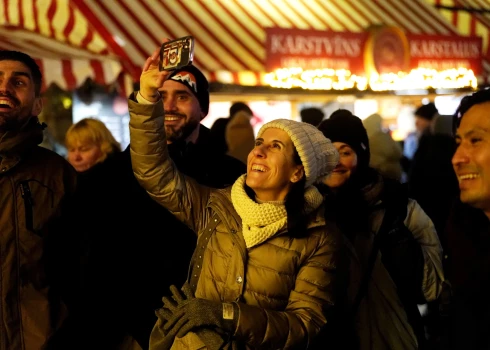 Домская площадь 38 дней жила рождественской сказкой.