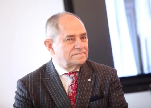 ijušā premjera un uzņēmēja Māra Gaiļa vasaras māja pārdota par trīs miljoniem eiro.