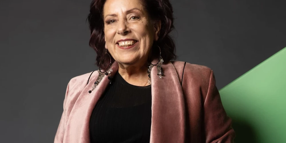 Runā Sandra Glāzupa