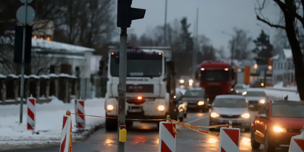 Nedarbojas luksofors Mūkusalas un Bauskas ielu krustojumā