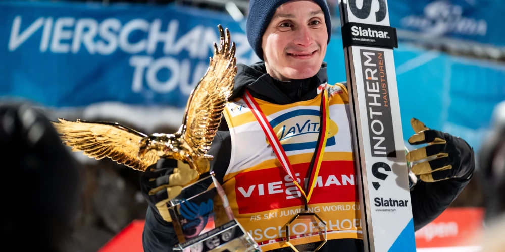 Domens Prevcs ar kāroto trofeju