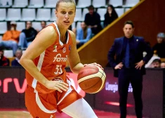 Kitija Laksa nespēj trāpīt metienus, bet tāpat trešo reizi karjerā izcīna Itālijas kausu 