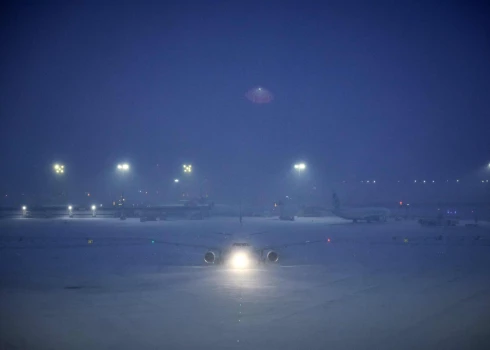 Orlī lidostā atcelti 40 lidojumi.