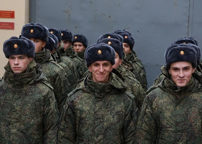 Analītiķi nosauc trīs iemeslus, kāpēc Putina armijas ofensīva janvārī "apsīkusi"