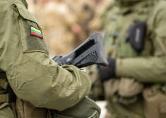 Lietuva miera gadījumā varētu nosūtīt uz Ukrainu vairākus simtus karavīru