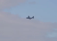 “Nesatraucieties!” – virs Lielvārdes paredzēts sabiedroto iznīcinātāju zemais pārlidojums