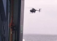 Nopietna eskalācija: ASV šobrīd cenšas ieņemt krievu kuģi, kura sargāšanai Kremlis nosūtīja zemūdeni