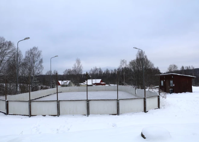Alūksnes novadā noslēdz līgumu par ledus laukuma izveidi un uzturēšanu Strautiņos