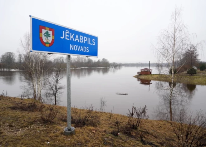 Ūdens līmeņa izmaiņu dēļ Daugavā sasaukta Jēkabpils novada civilās aizsardzības komisija