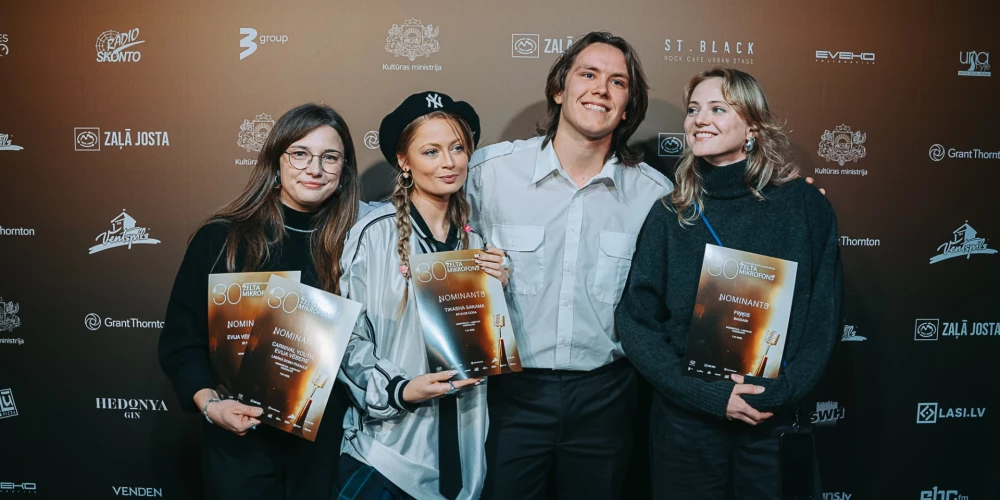 Svinīgā pasākumā paziņoti mūzikas ierakstu gada balvas "Zelta mikrofons" nominanti. 