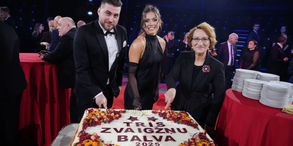 Rīgas cirkā, 7. janvāra vakarā pasniegtas "Trīs zvaigžņu balvas 2025". 