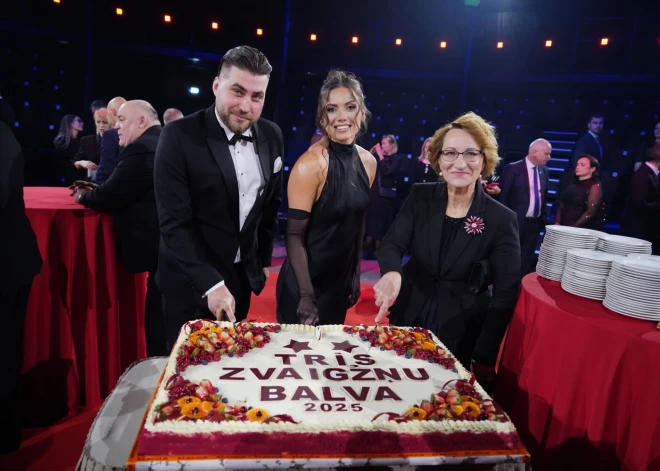 Rīgas cirkā, 7. janvāra vakarā pasniegtas "Trīs zvaigžņu balvas 2025". 