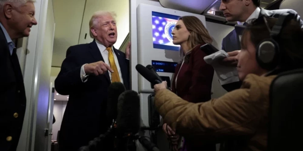 Venecuēla par ieņēmumiem no naftas pārdošanas pirks tikai ASV ražojumus, paziņojis ASV prezidents Donalds Tramps.