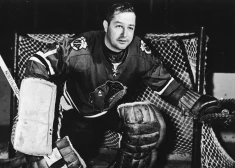 Mūžībā devies Slavas zāles iemītnieks un vārtsargu rekordists NHL Glens Hols