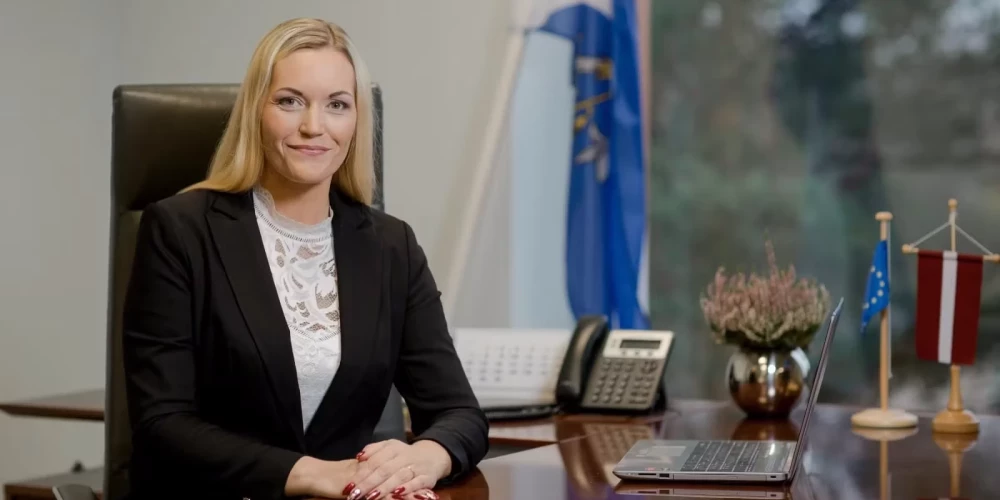 No amata atkāpusies Ādažu domes priekšsēdētāja Karīna Miķelsone.