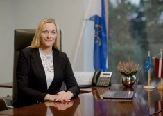 No amata atkāpusies Ādažu domes priekšsēdētāja Karīna Miķelsone.