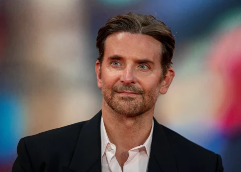 Aktiera Bredlija Kūpera izskats izsaucis plašas diskusijas.