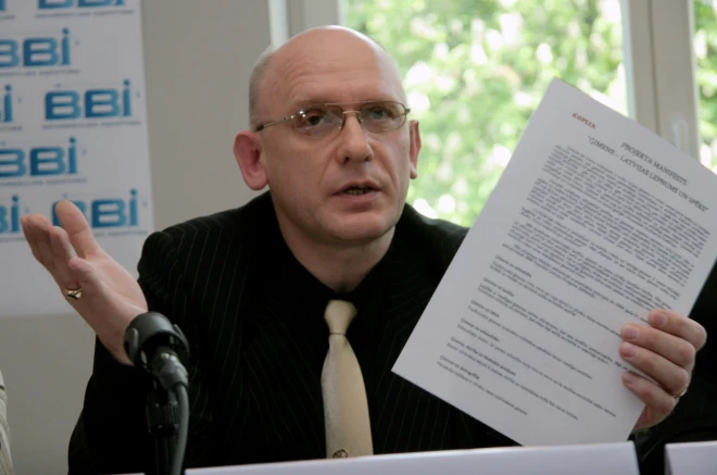 Tālivaldis Tālbergs Kristīgo radio vada kopš tā dibināšanas 1993. gadā.