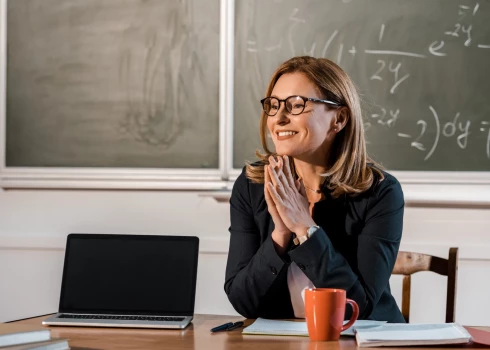 В 2026 году минимальная заработная плата учителей в Эстонии, работающих на полную ставку, составит 1970 евро.