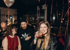 ФОТО: в Риге открылось новое кафе с завтраками весь день, программами с DJ-сетами и играми в бинго