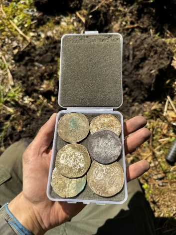 Seši tāleri, kurus atradis Dāvis.