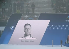 VIDEO: sacensības biatlonā sākas ar piemiņas brīdi pēkšņi mirušajam norvēģu biatlonistam