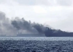 Melnajā jūrā drons uzbrucis naftas tankkuģim, kas bijis ceļā uz Krieviju