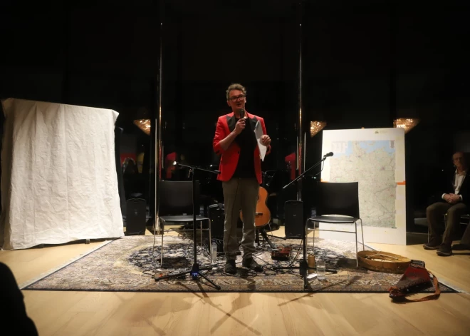 Nav zināms, kad tieši mākslinieks gleznu uzgleznojis, taču tas noticis laikā līdz 1939. gadam, kad tās reprodukcija tika publicēta žurnālā “Atpūta”. Vācu okupācijas laikā gleznu iegādājās Ostlandes reihskomisārs Hinrihs Loze (Ostlande bija teritorija, kas aptvēra Baltijas valstis un daļu Baltkrievijas), un aizveda to uz Vāciju. Kopš tā laika par gleznas atrašanās vietu un pat tās eksistenci Latvijā nebija nekādu ziņu.