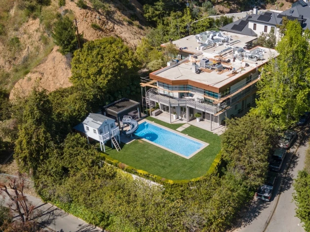 Nikolas Kidmenas un Kīta Urbana villa Losandželosā.